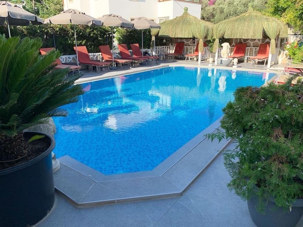 Artunc Hotel Bodrum Bagian luar foto