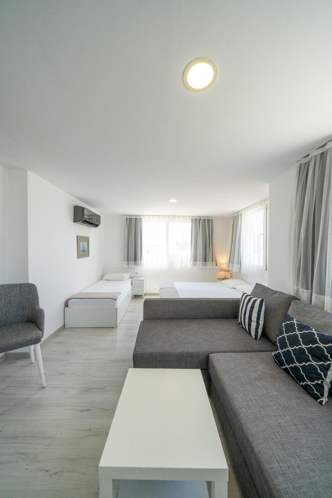 Artunc Hotel Bodrum Bagian luar foto