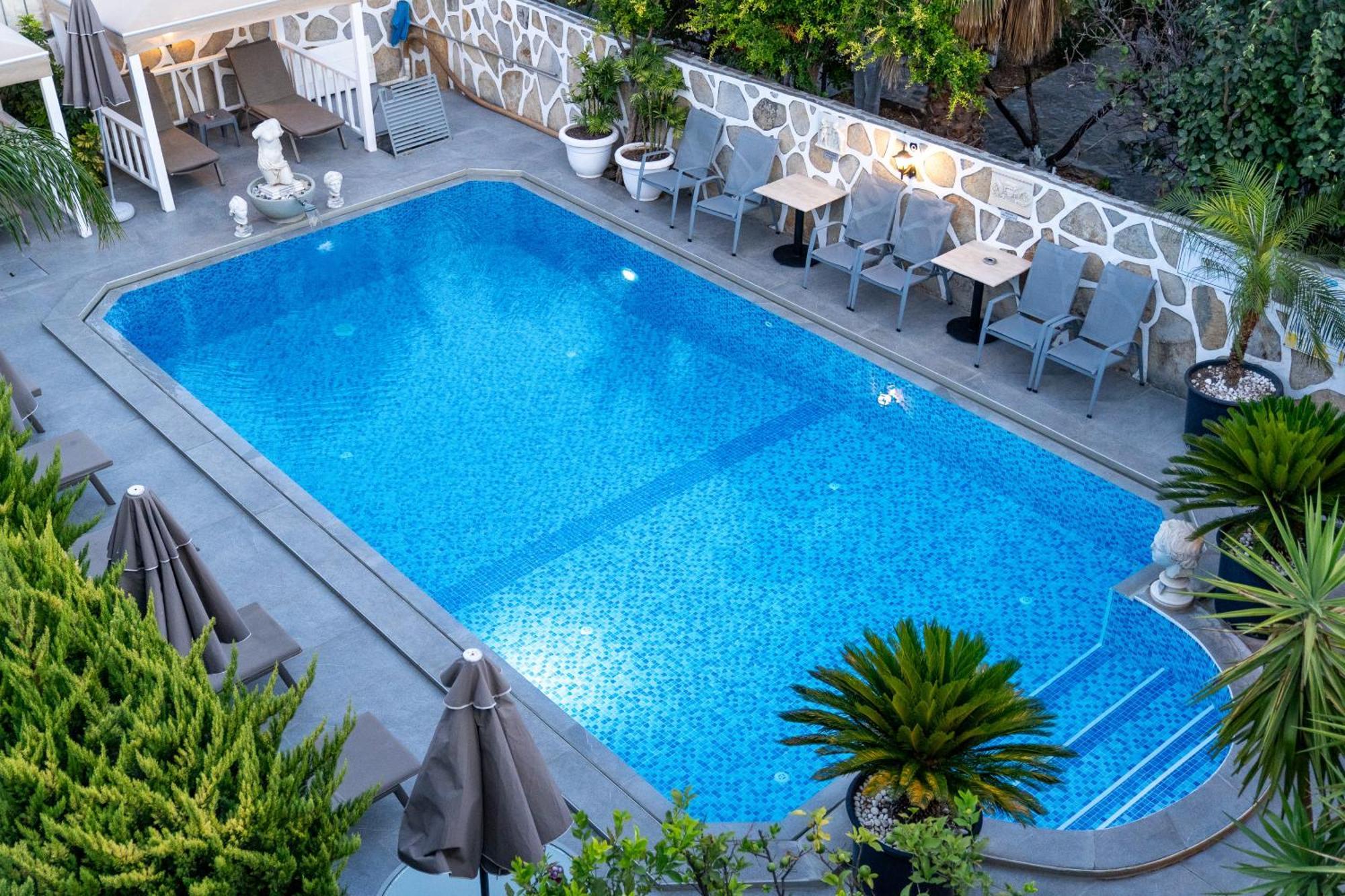 Artunc Hotel Bodrum Bagian luar foto