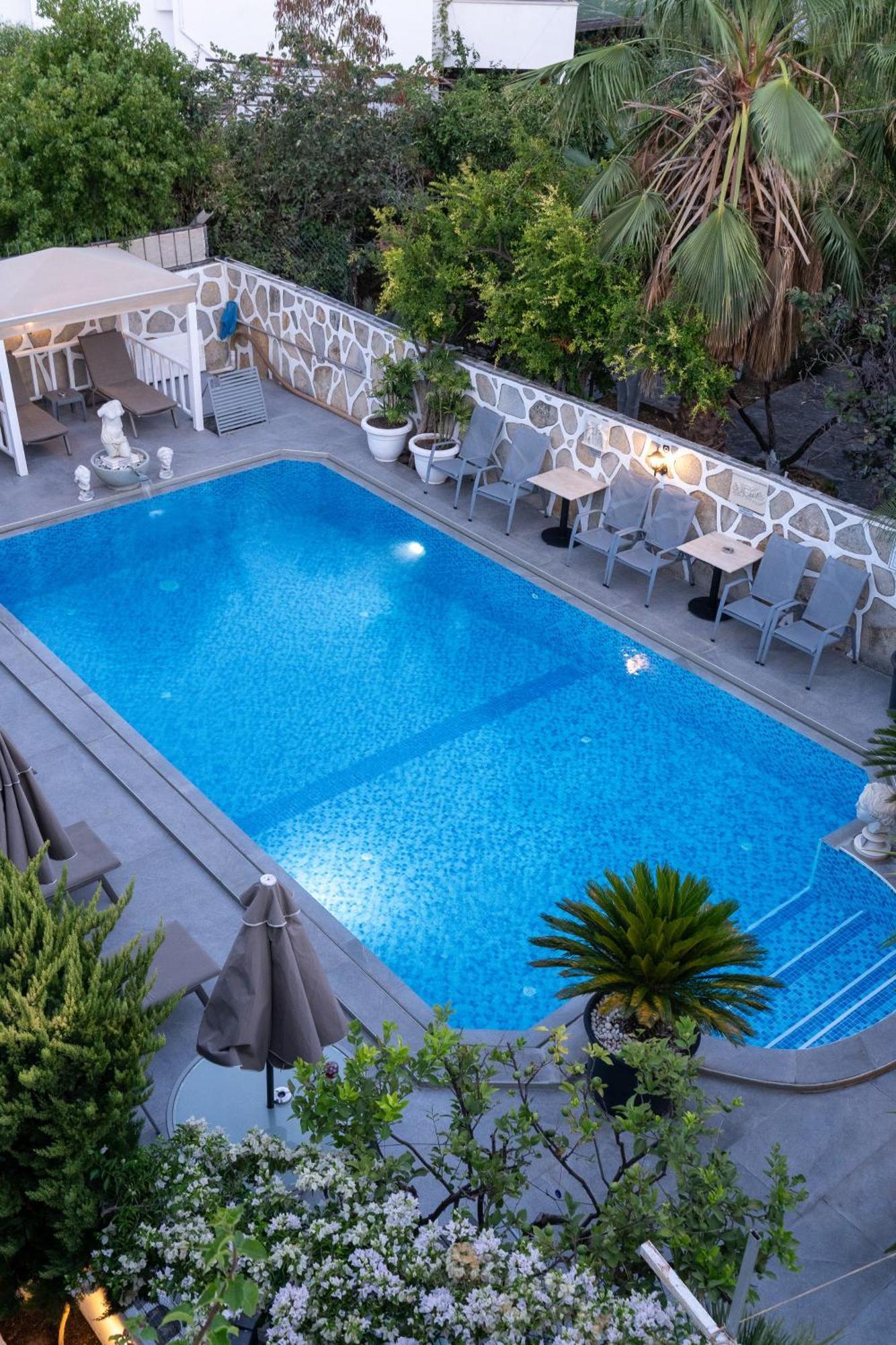 Artunc Hotel Bodrum Bagian luar foto