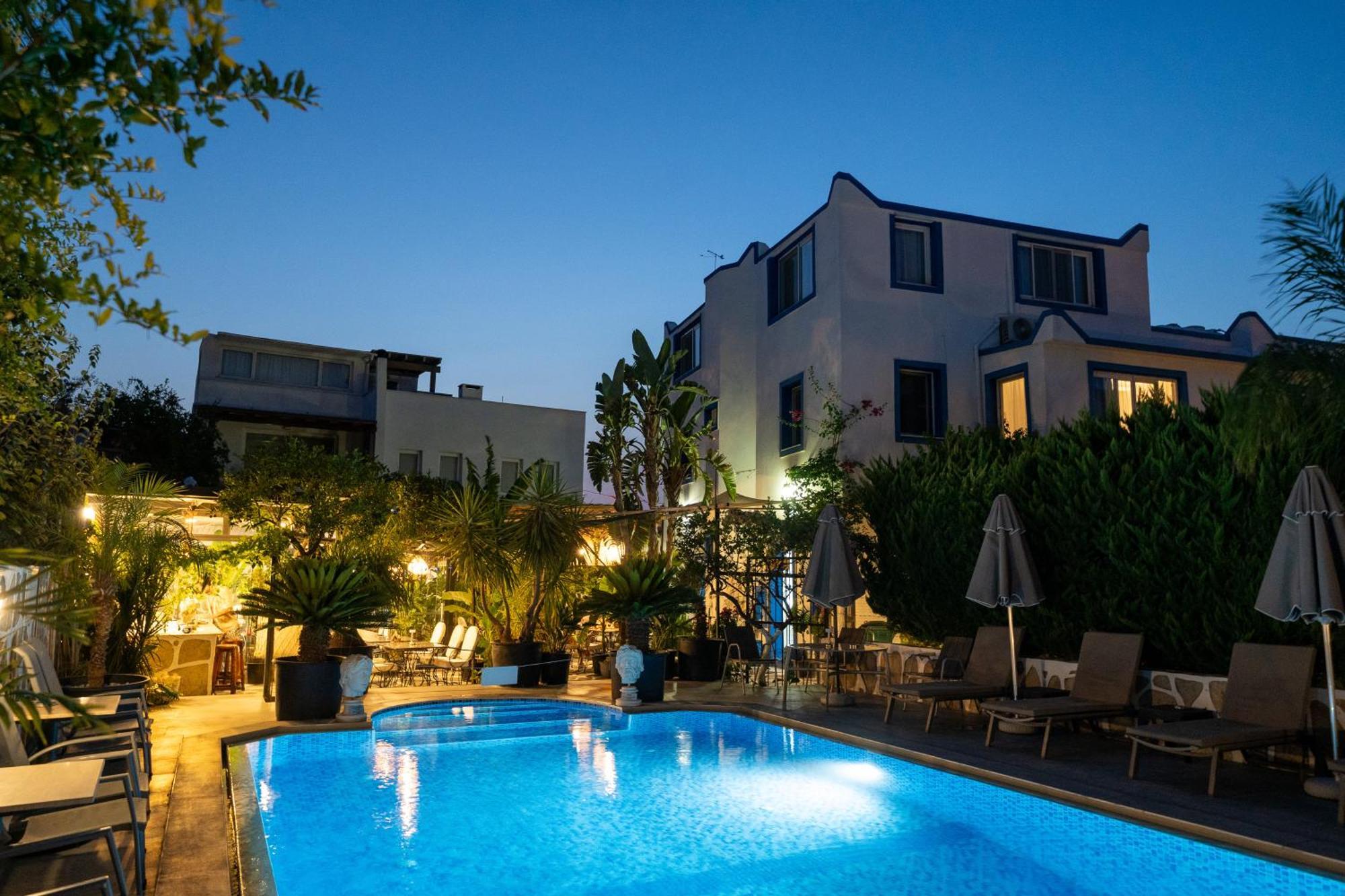 Artunc Hotel Bodrum Bagian luar foto