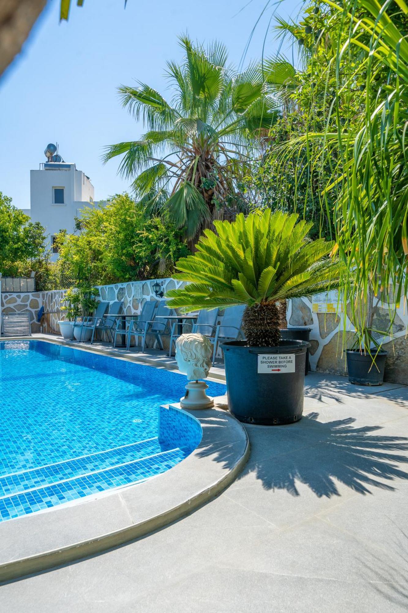 Artunc Hotel Bodrum Bagian luar foto