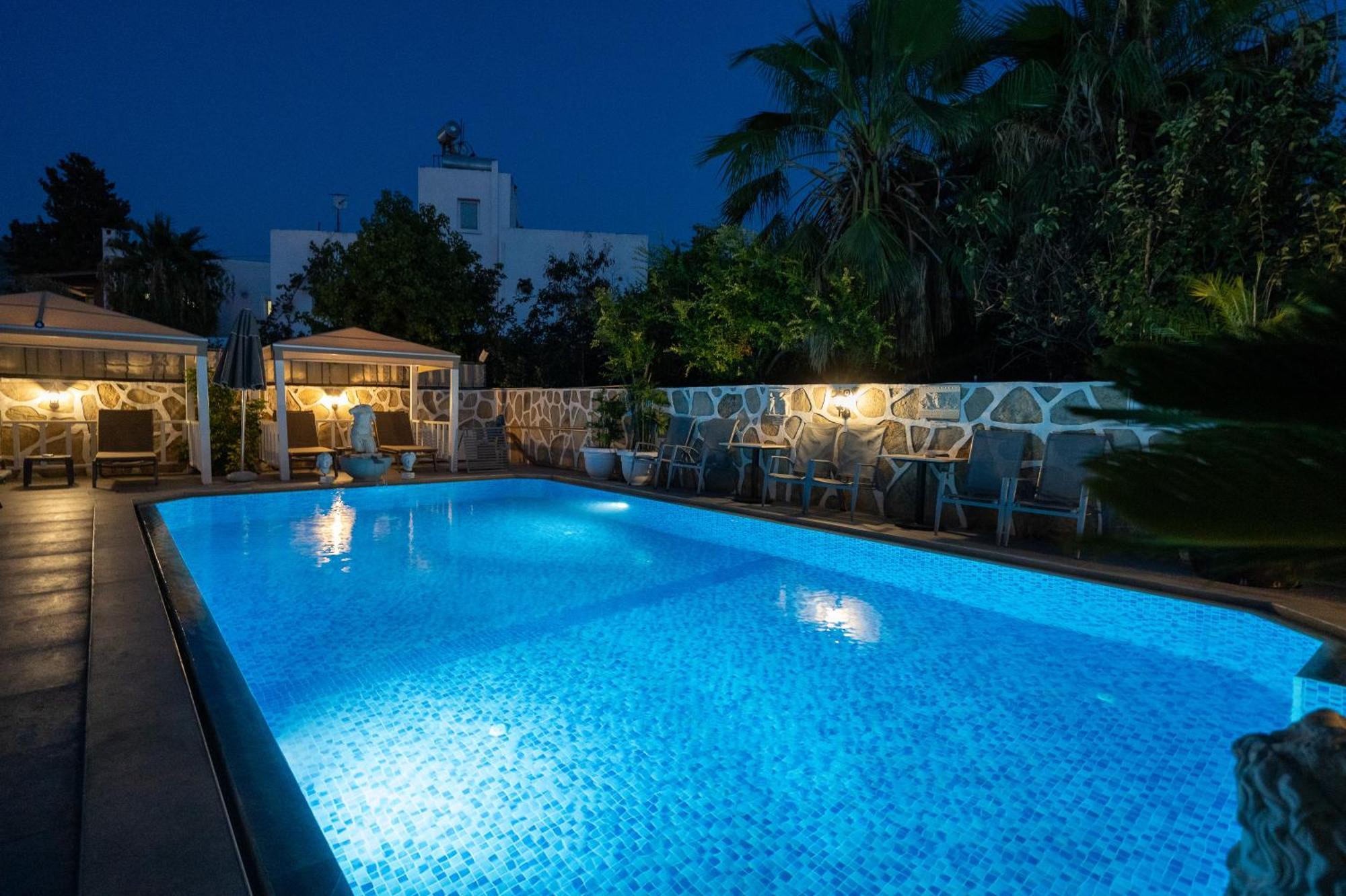 Artunc Hotel Bodrum Bagian luar foto